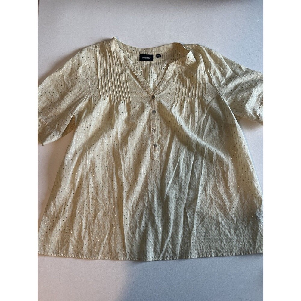 Avenue Women’s 3x Pintuck Cream Top With Silver Stripes Short Sleeve Button